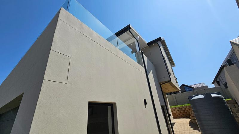 3 Bedroom Property for Sale in Outeniquasbosch Western Cape